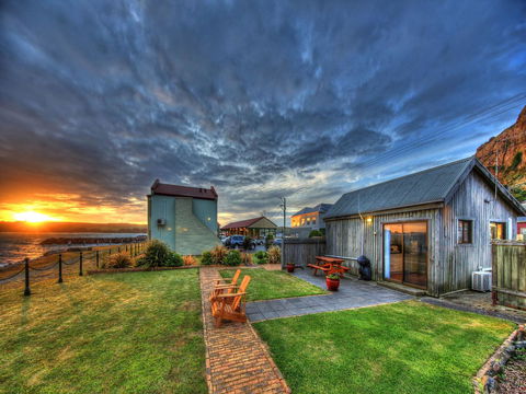 Stanley Village Waterfront Accommodation - ACT Tourism 18