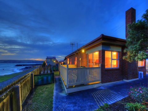 Stanley Village Waterfront Accommodation - ACT Tourism 16