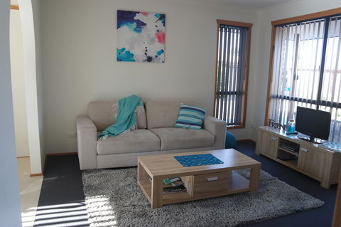 Modern 2 Bedroom Appartment - ACT Tourism 0