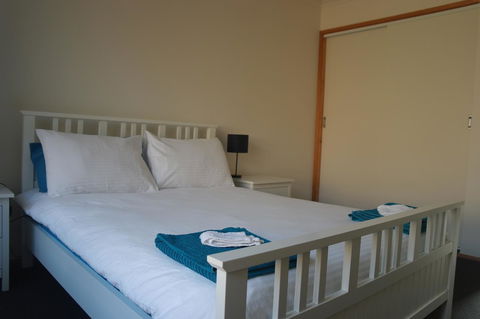 Modern 2 Bedroom Appartment - ACT Tourism 6