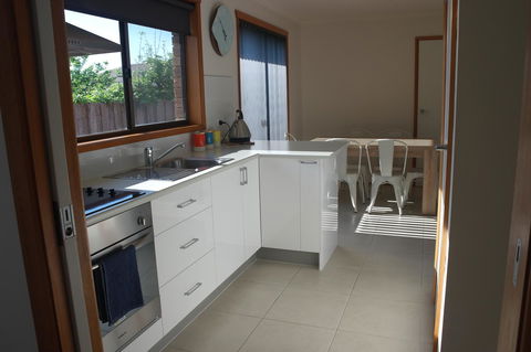 Modern 2 Bedroom Appartment - ACT Tourism 3