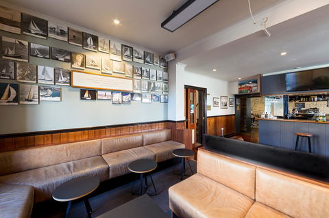 Customs House Hotel - ACT Tourism 1