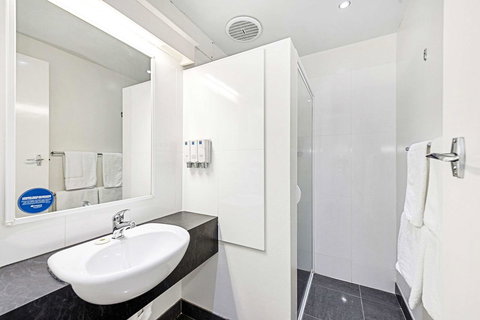 Coach House Launceston - ACT Tourism 23