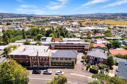 Coach House Launceston - ACT Tourism 30