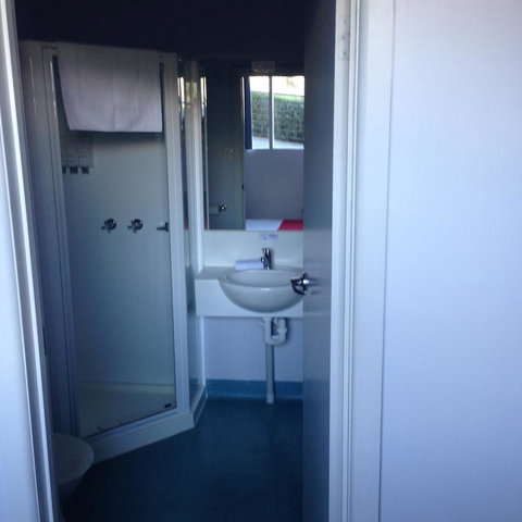 Waterfront Lodge Motel - ACT Tourism 16