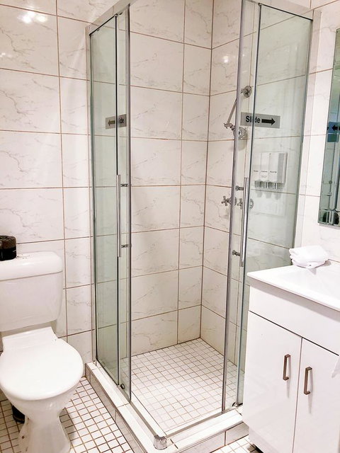 Waterfront Lodge Motel - ACT Tourism 10