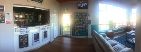 Waterfront Lodge Motel - ACT Tourism 30