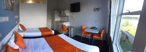 Waterfront Lodge Motel - ACT Tourism 36