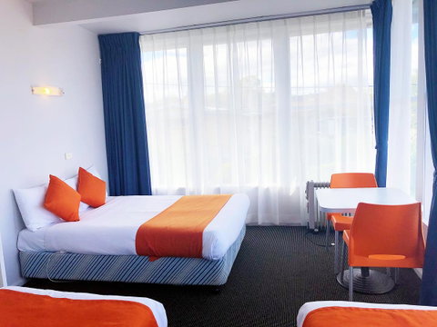 Waterfront Lodge Motel - ACT Tourism 9