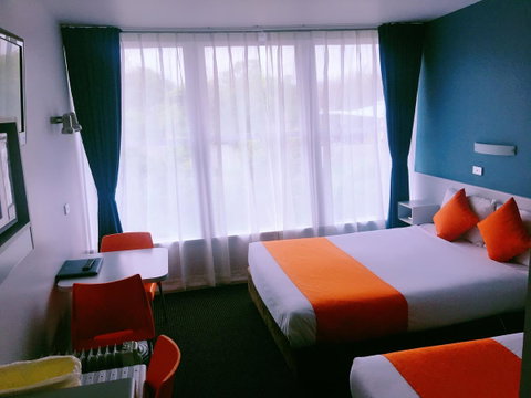 Waterfront Lodge Motel - ACT Tourism 23