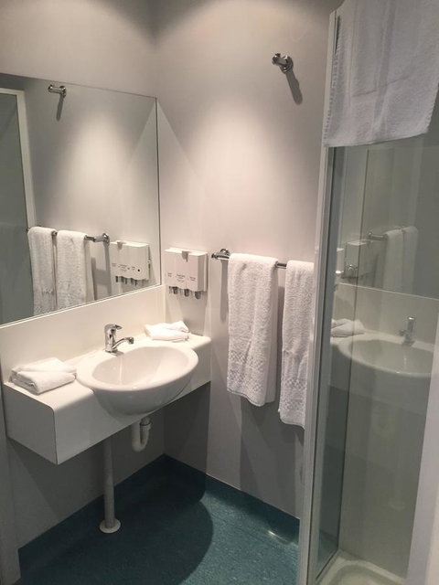 Waterfront Lodge Motel - ACT Tourism 44