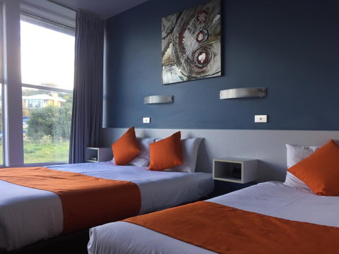Waterfront Lodge Motel - ACT Tourism 1