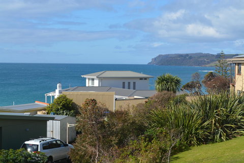 Seascape Beach House - ACT Tourism 9