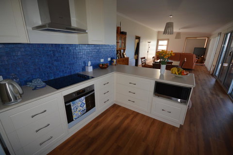 Seascape Beach House - ACT Tourism 2