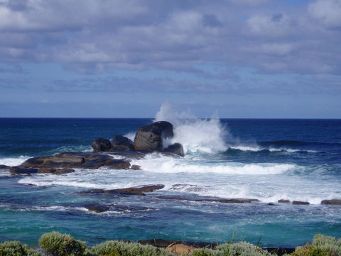 Seascape Beach House - ACT Tourism 6