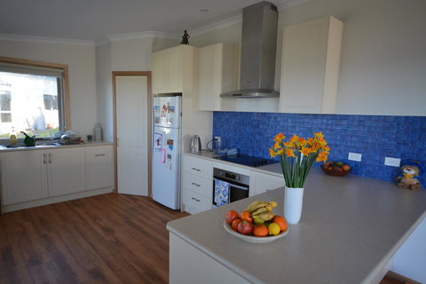 Seascape Beach House - ACT Tourism 18