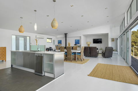 Sunset Bay Escape - ACT Tourism 20