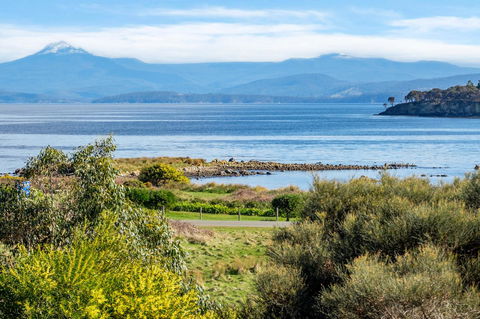 Sunset Bay Escape - ACT Tourism 3