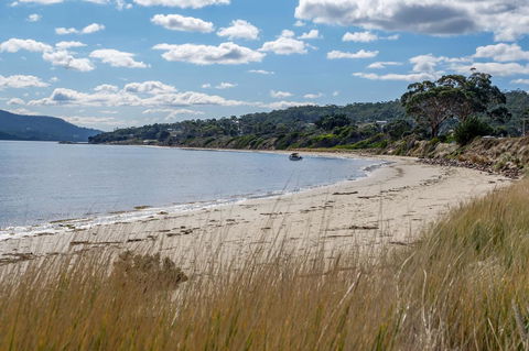 Sunset Bay Escape - ACT Tourism 2