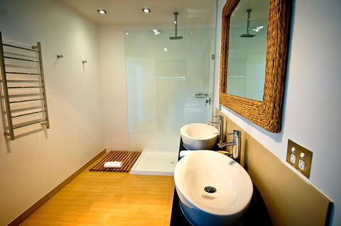 Sunset Bay Escape - ACT Tourism 43