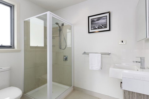 170 Hazards View Drive - Unit 2 - ACT Tourism 9