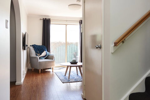 Elphin Serviced Apartments - ACT Tourism 36