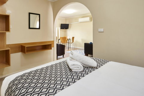 Elphin Serviced Apartments - ACT Tourism 31