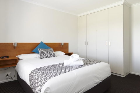 Elphin Serviced Apartments - ACT Tourism 25