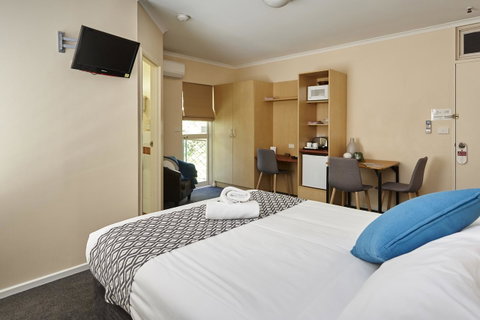 Elphin Serviced Apartments - ACT Tourism 14
