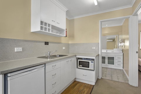 Elphin Serviced Apartments - ACT Tourism 39