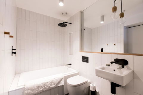 105 Mac Unique Apartments - ACT Tourism 5