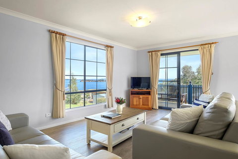 Omaroo Cottage Bruny Island - ACT Tourism 1