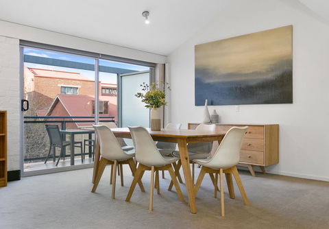 Sullivans Cove Apartments - ACT Tourism 0