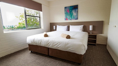 Adina Place Motel Apartments - ACT Tourism 2