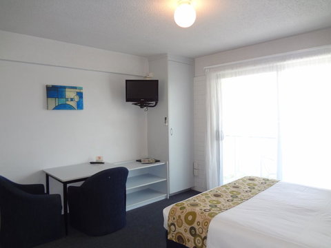 Adina Place Motel Apartments - ACT Tourism 36