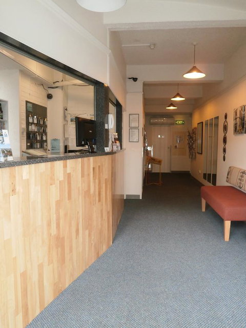 Adina Place Motel Apartments - ACT Tourism 21