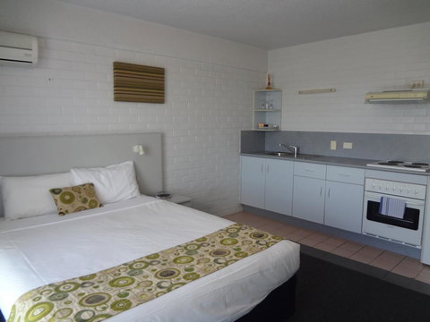 Adina Place Motel Apartments - ACT Tourism 32