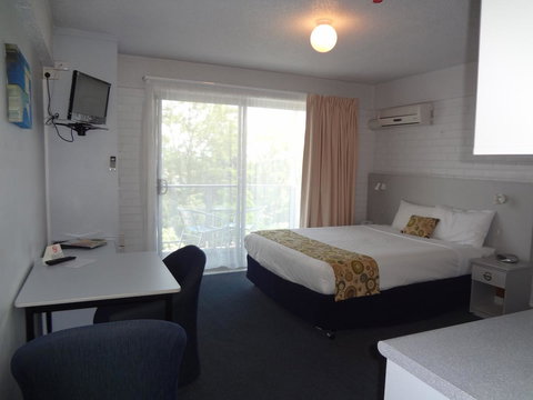 Adina Place Motel Apartments - ACT Tourism 30