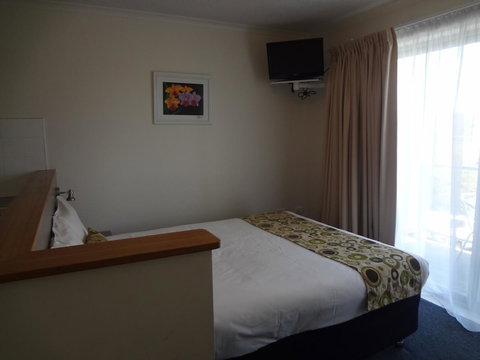 Adina Place Motel Apartments - ACT Tourism 33