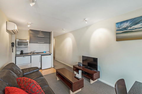 Mantra One Sandy Bay Road - ACT Tourism 29