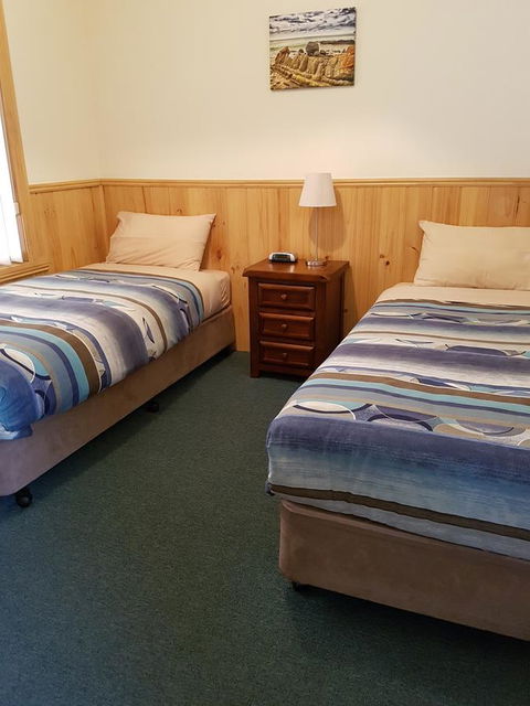 Driftwood Strahan Villas - ACT Tourism 11