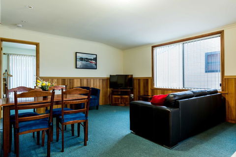 Driftwood Strahan Villas - ACT Tourism 6