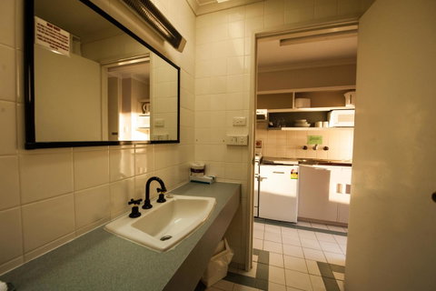 Parklane Motel - ACT Tourism 24
