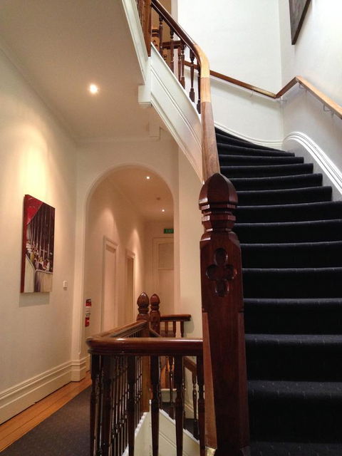 Auldington Hotel - ACT Tourism 26