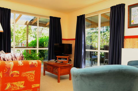 The Crays Accommodation - ACT Tourism 9