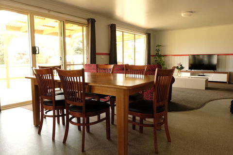 The Crays Accommodation - ACT Tourism 13