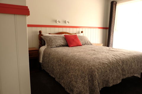 The Crays Accommodation - ACT Tourism 20