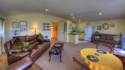 Birchwood On The River - Devonport, Tasmania - Self-Contained And Self-Catering Accommodation - ACT Tourism 17