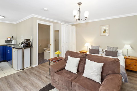 Oyster Cove Chalet - ACT Tourism 5