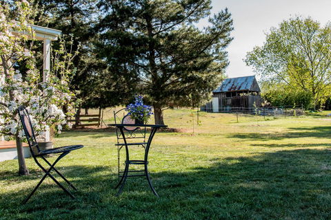 White Croft Cottage - ACT Tourism 19